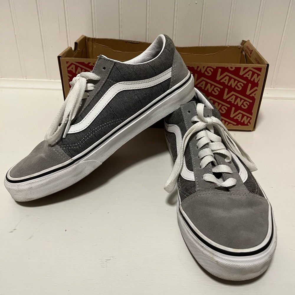 Vans Old Skool Herringbone Grey Canvas/Suede Unisex shoes, size 6.5M or 8W
